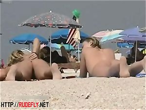 ash-blonde model naturist on the naked beach voyeur vid